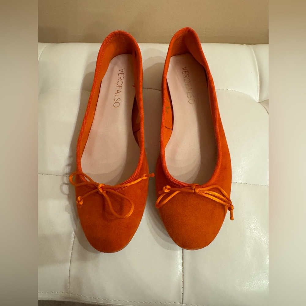 NWOT. Verofalso Orange Flats. Leather. Made in Italy. True to size 6.5